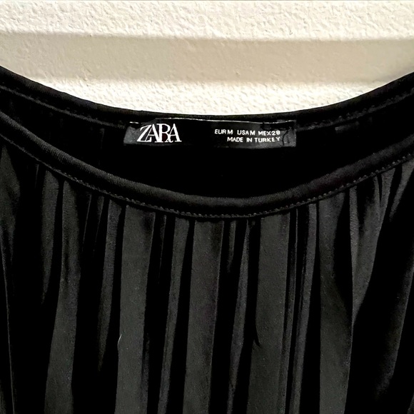 Pleated Spaghetti Strap Tank Top black - Picture 3 of 3